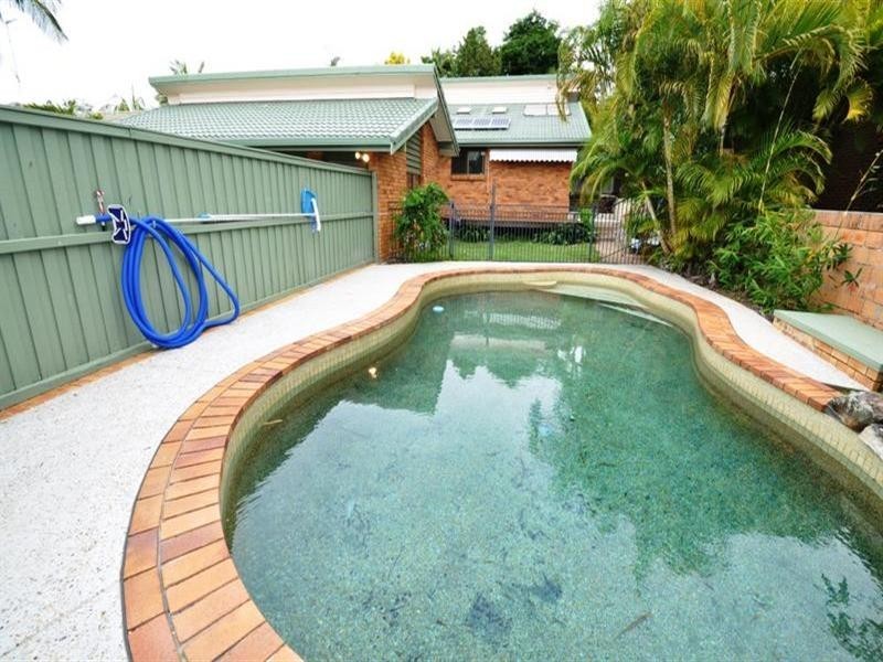 22 Loweana Street, Southport QLD 4215