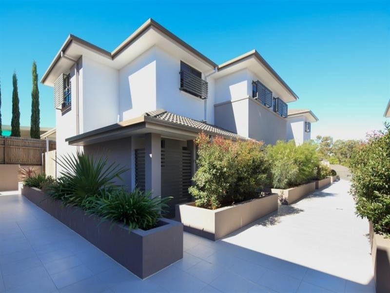 12 Belmont Grange.  139 Cotlew Street, Ashmore QLD 4214