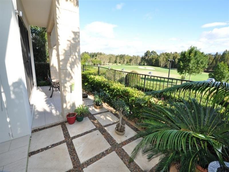 1/2033 The Vistas Drive,  Emerald Lakes, Carrara QLD 4211