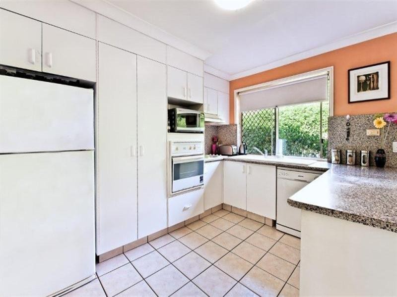 61 Paradise Palms.  38 Murev Way, Carrara QLD 4211