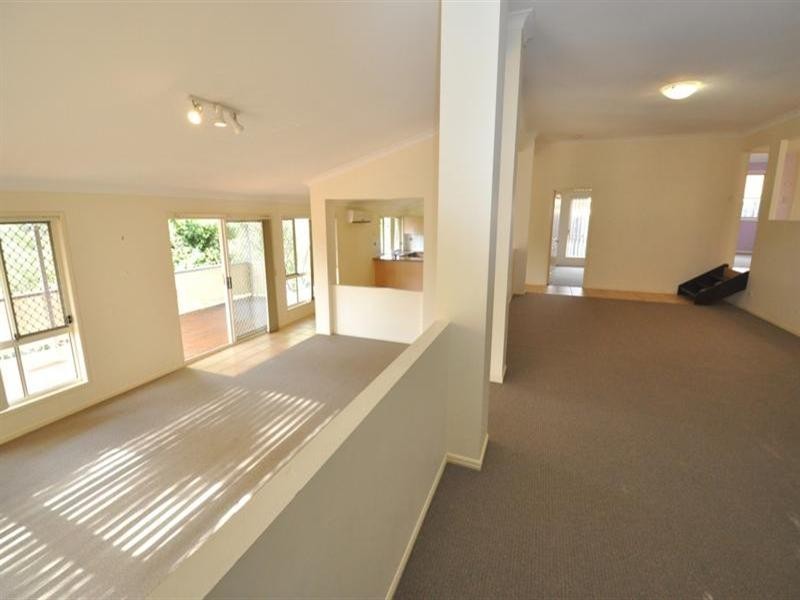 18 Bonin Close, Pacific Pines QLD 4211