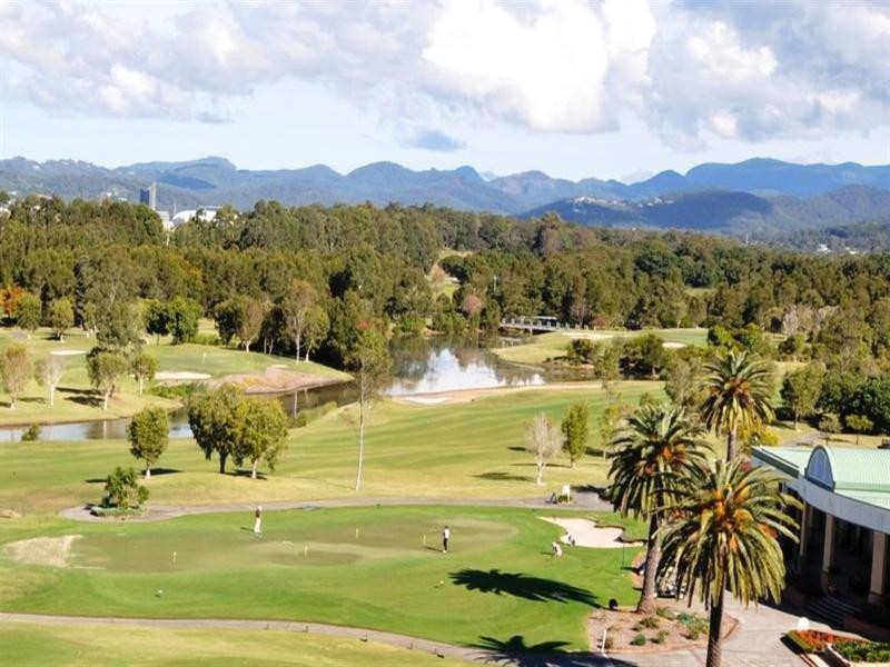 284 Signature. 135 Lakelands Drive, Merrimac QLD 4226