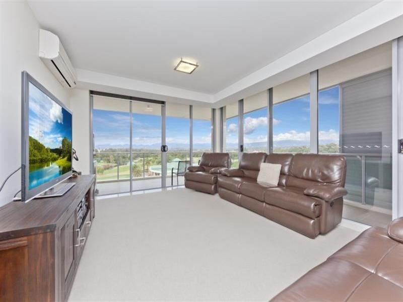 285 Signature. 135 Lakelands Drive, Merrimac QLD 4226