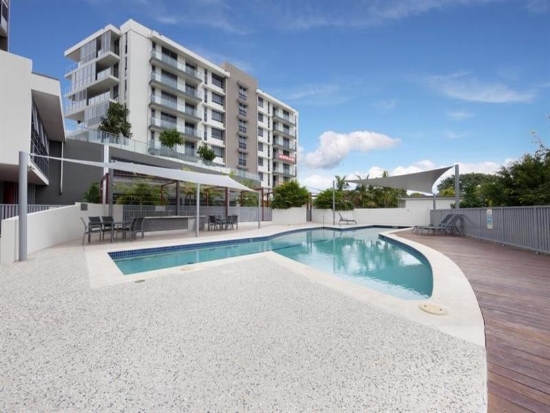 285 Signature. 135 Lakelands Drive, Merrimac QLD 4226