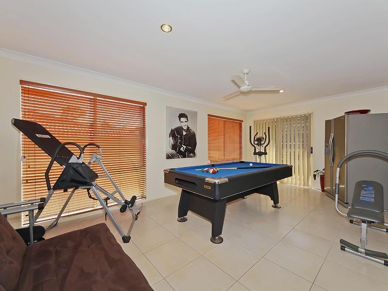 18 Zane Street, Molendinar QLD 4214