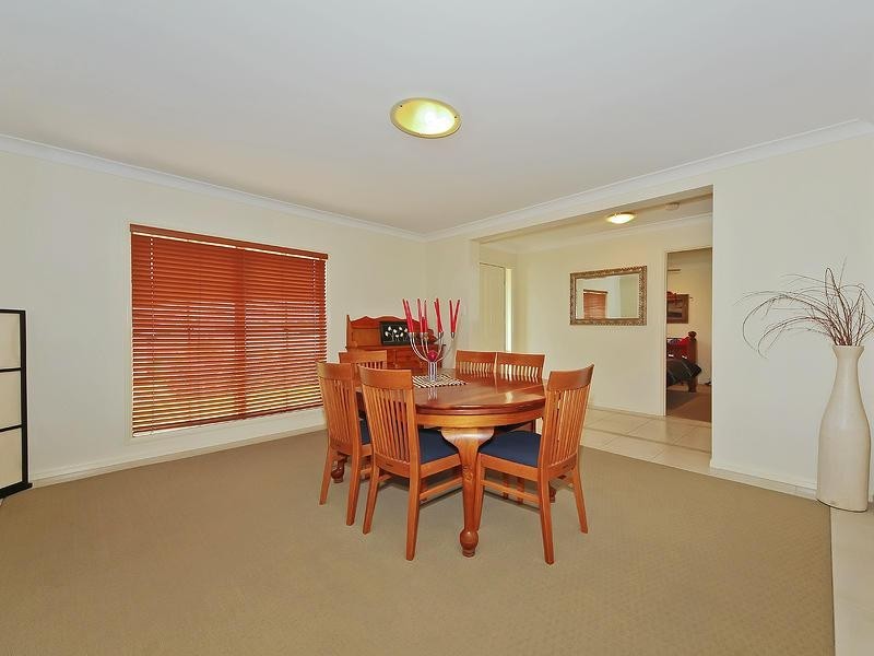 18 Zane Street, Molendinar QLD 4214