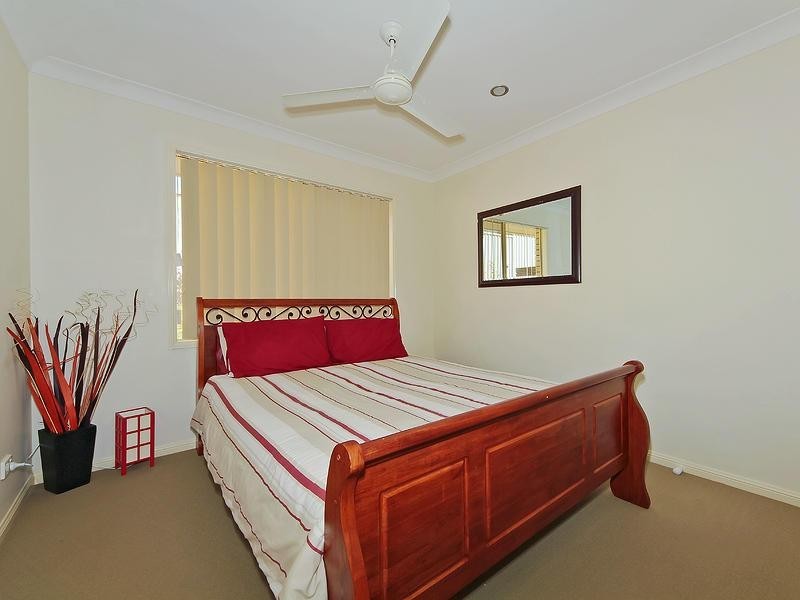 18 Zane Street, Molendinar QLD 4214