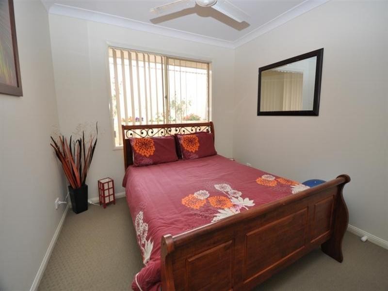 18 Zane Street, Molendinar QLD 4214