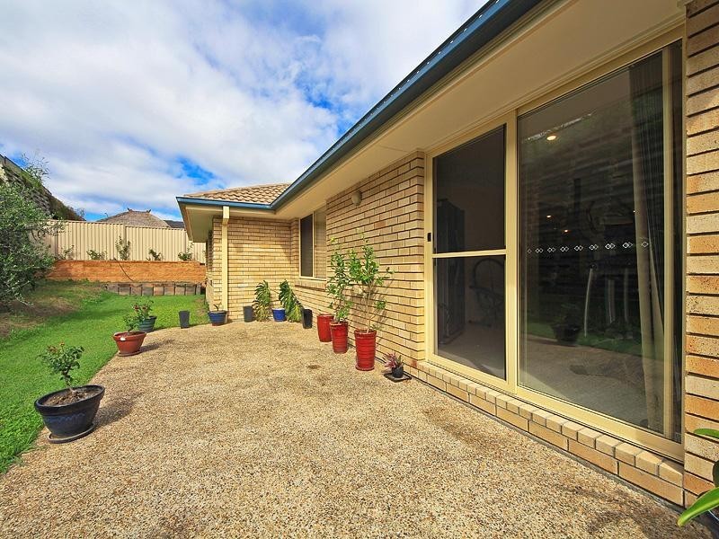 18 Zane Street, Molendinar QLD 4214