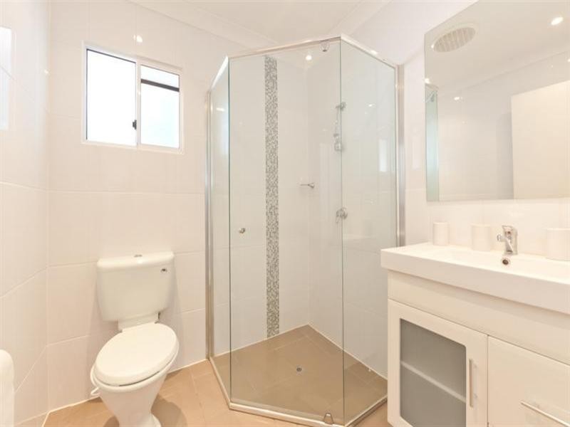 2/9 Tima Avenue, Bundall QLD 4217