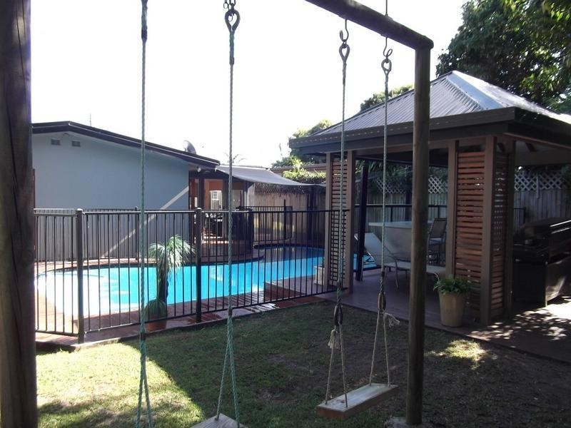 5 Fairway Avenue, Southport QLD 4215