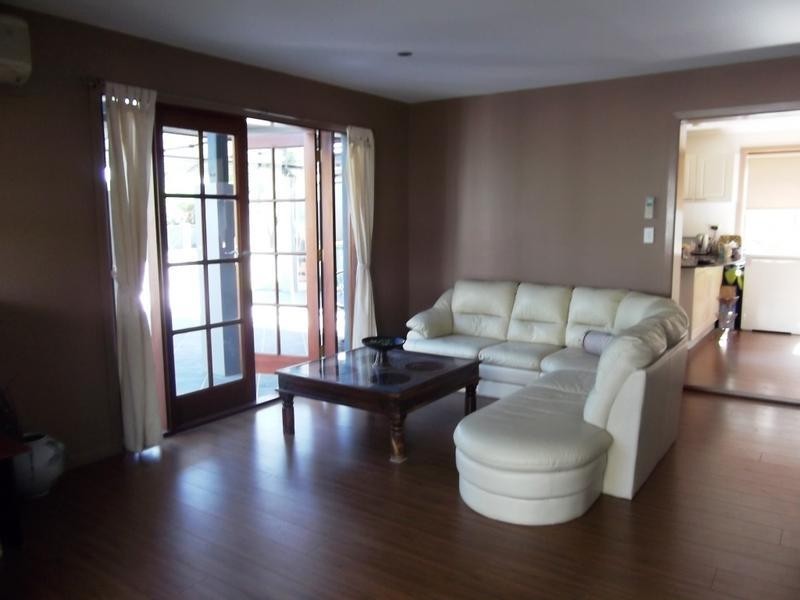 5 Fairway Avenue, Southport QLD 4215