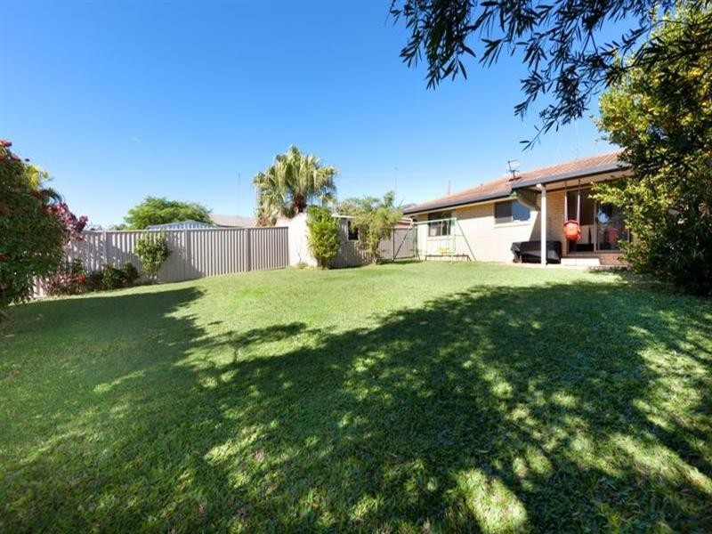 32 Lambros Drive, Benowa QLD 4217