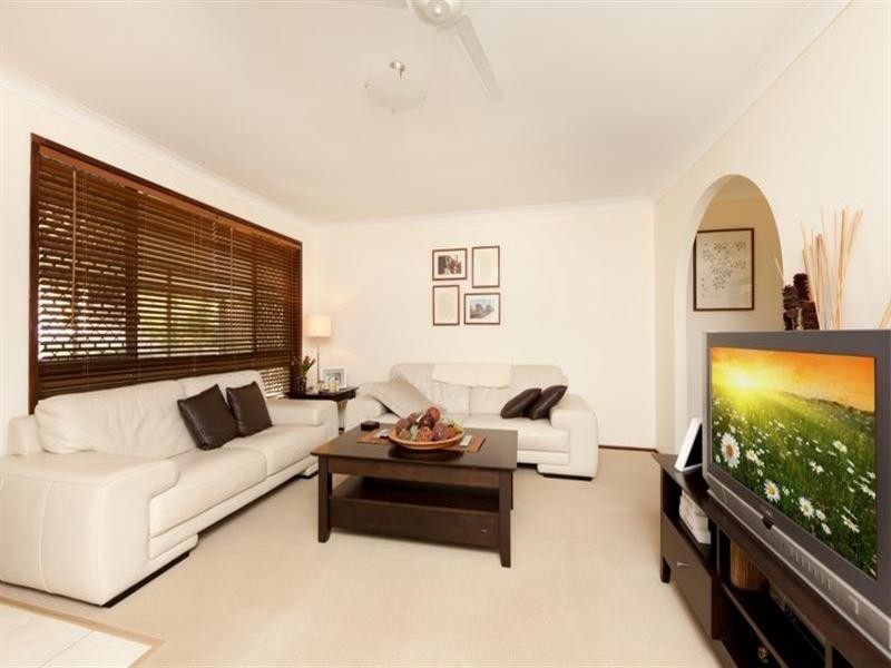 32 Lambros Drive, Benowa QLD 4217