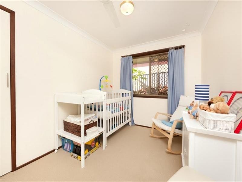 32 Lambros Drive, Benowa QLD 4217