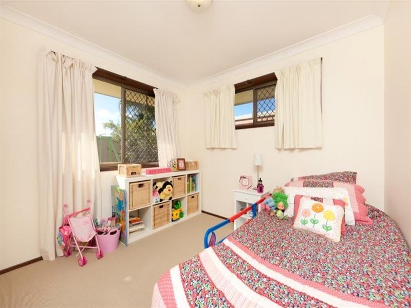 32 Lambros Drive, Benowa QLD 4217