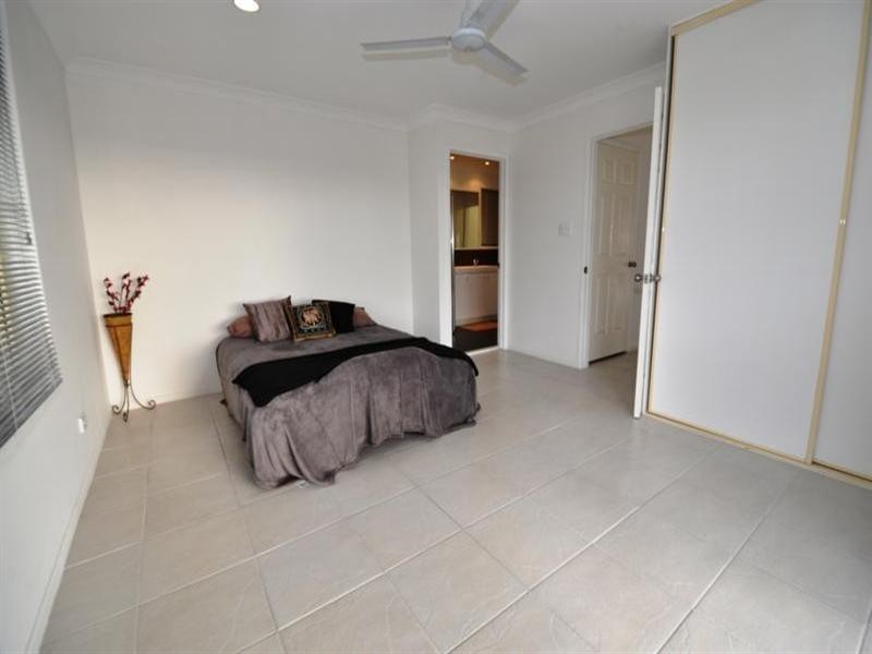 34 Paddington Drive, Carrara QLD 4211