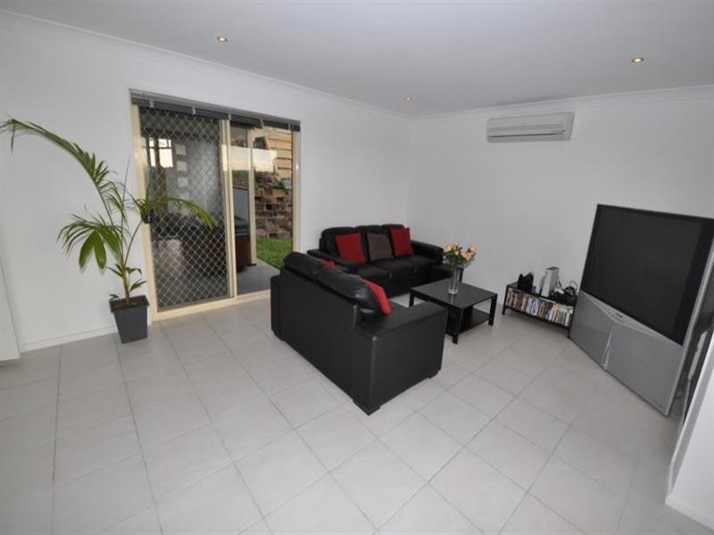 34 Paddington Drive, Carrara QLD 4211