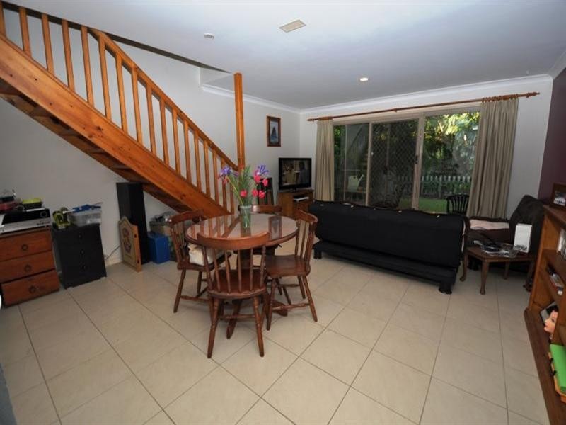 15 Gumtree Terrace.  130 Plateau Crescent, Carrara QLD 4211