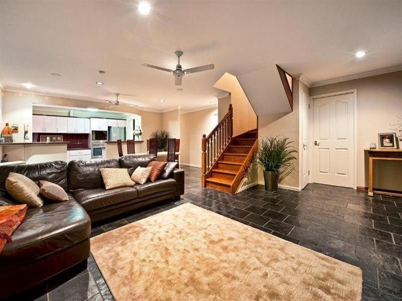 14 Jerrob Court, Carrara QLD 4211