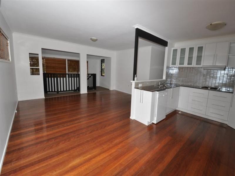 3 Grevillia Avenue, Southport QLD 4215