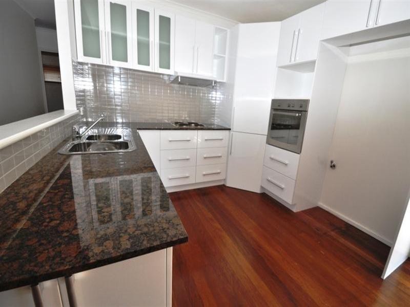 3 Grevillia Avenue, Southport QLD 4215