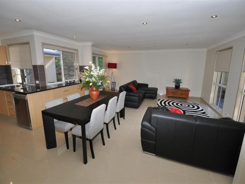 126 Plateau Crescent, Carrara QLD 4211