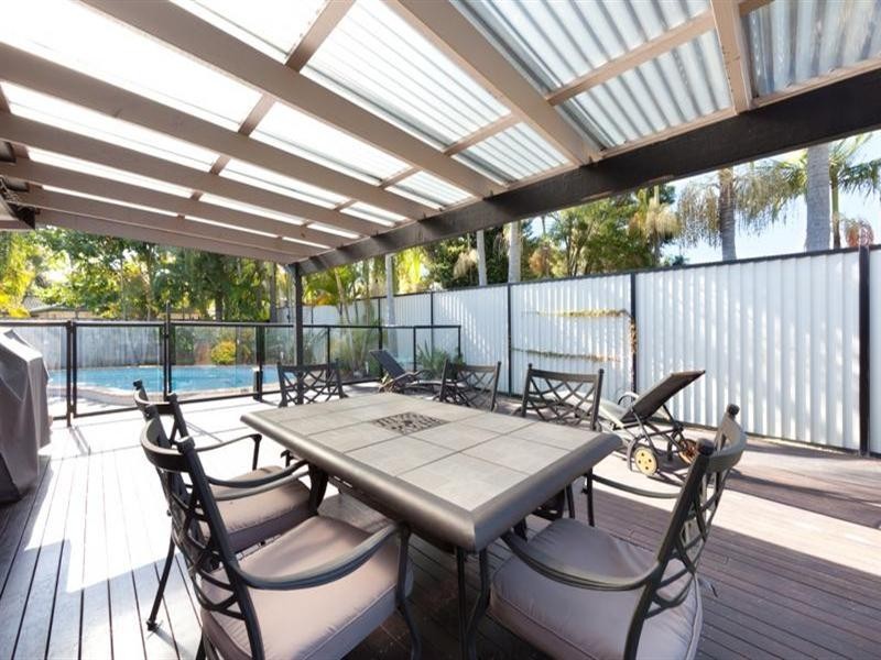 73 Marbella Drive, Benowa QLD 4217