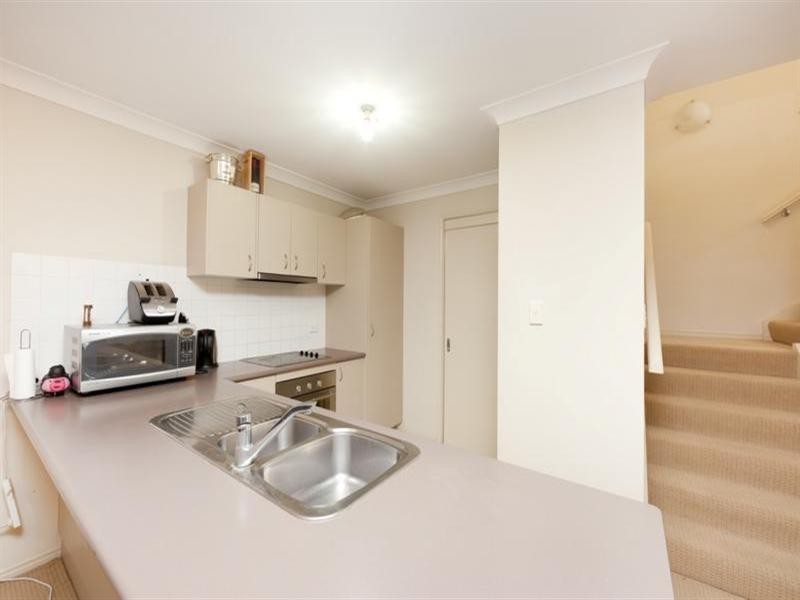 3 & 4/53 Gordon Street, Labrador QLD 4215