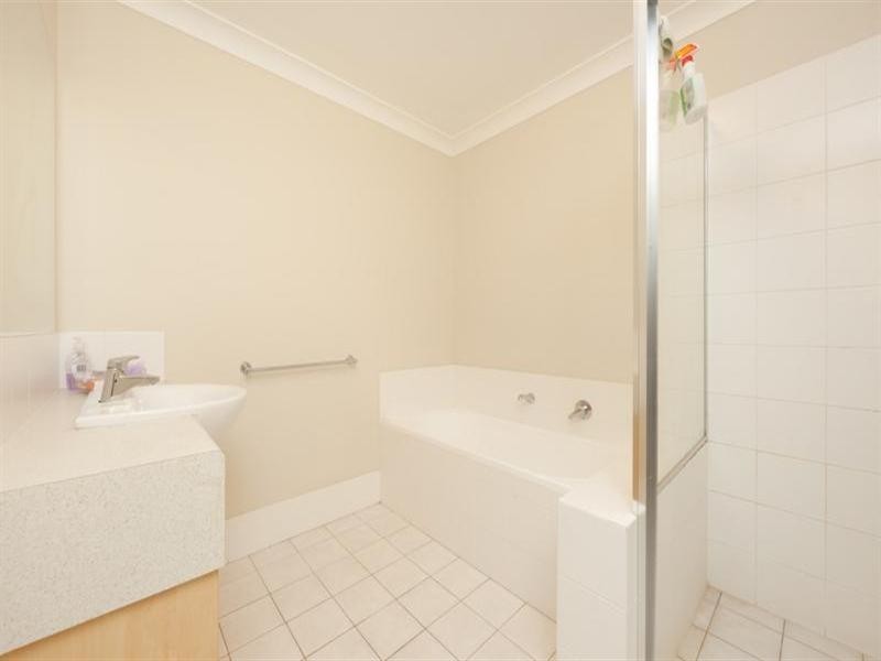 3 & 4/53 Gordon Street, Labrador QLD 4215