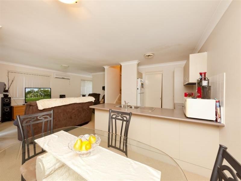 3 & 4/53 Gordon Street, Labrador QLD 4215