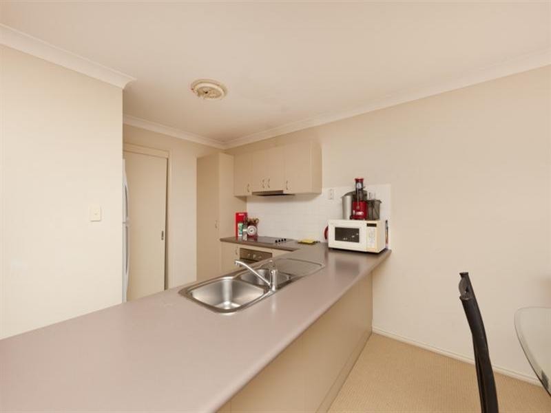 3 & 4/53 Gordon Street, Labrador QLD 4215
