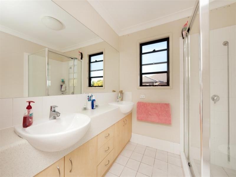 3 & 4/53 Gordon Street, Labrador QLD 4215