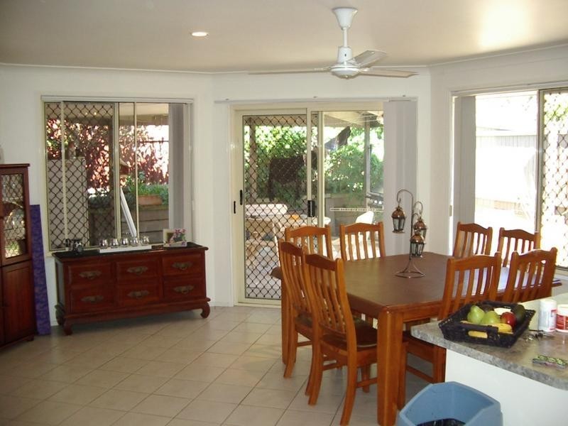 4B Joshua Close, Arundel QLD 4214