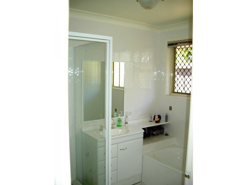 4B Joshua Close, Arundel QLD 4214