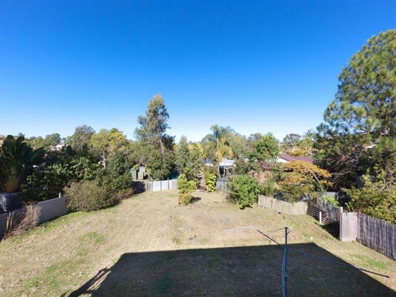 16 Glass Street, Ashmore QLD 4214