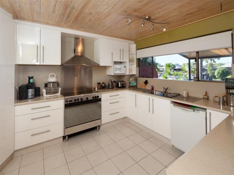 73 Campbell Street, Sorrento QLD 4217