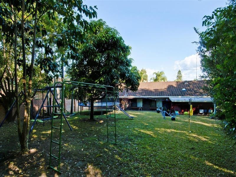 3 Lunar Court, Benowa QLD 4217