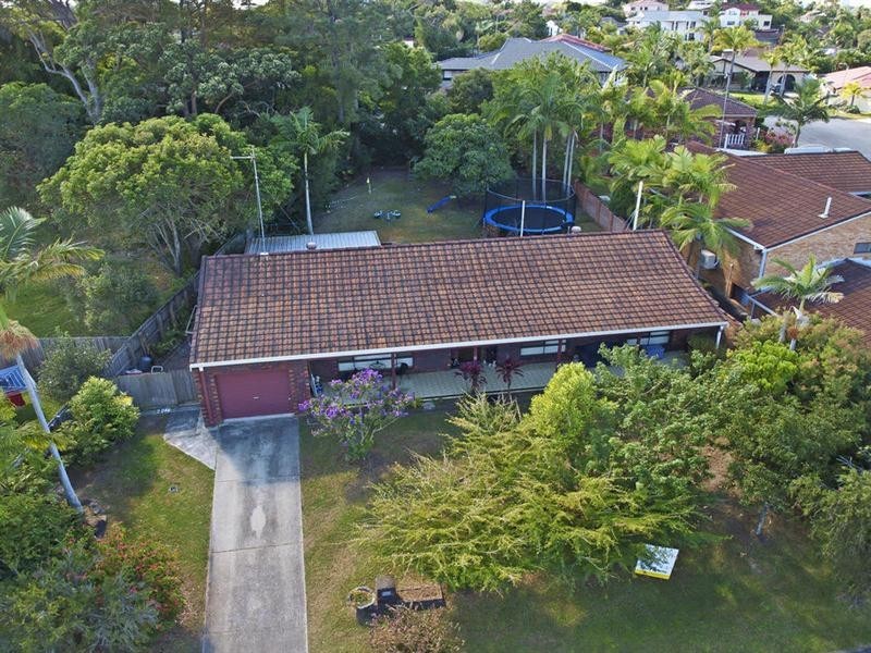 3 Lunar Court, Benowa QLD 4217