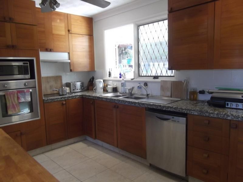 5 Joden Place, Southport QLD 4215