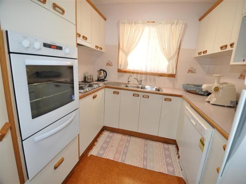 23 Eileen Avenue, Southport QLD 4215