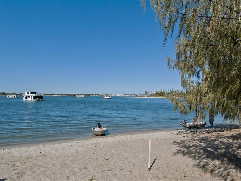 301 Harbour Side Resort. 132 Marine Parade, Southport QLD 4215