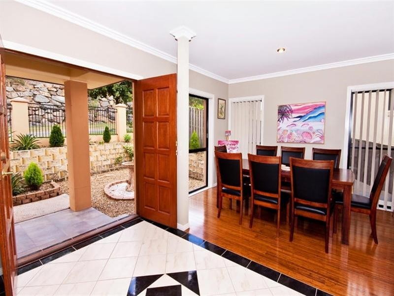 10 Woodward Lane, Pacific Pines QLD 4211