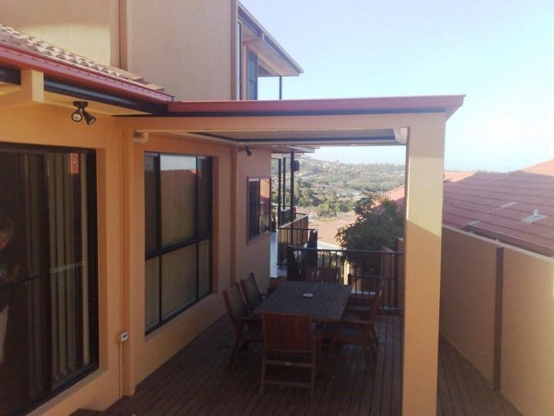 10 Woodward Lane, Pacific Pines QLD 4211