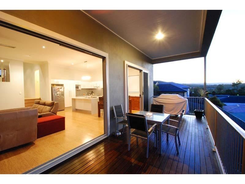 9 Ainslie Street, Pacific Pines QLD 4211