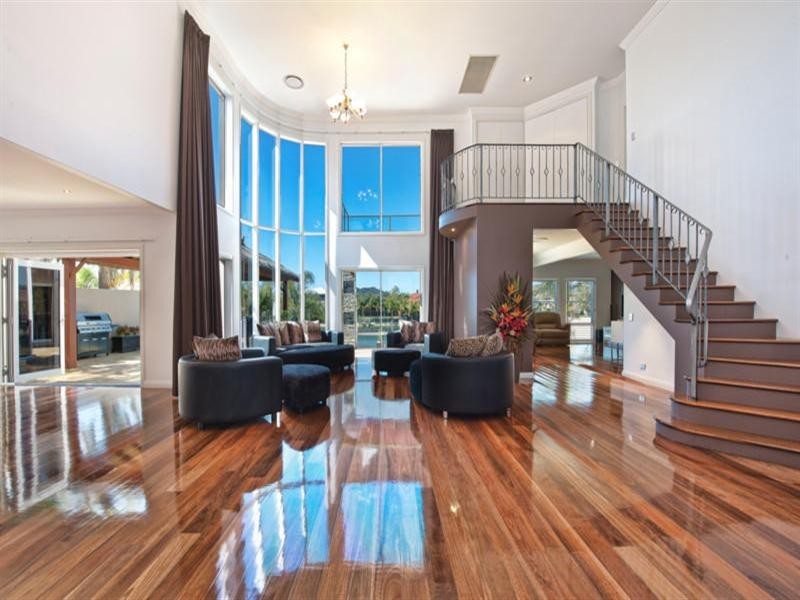 60 Edinburgh Road, Benowa QLD 4217