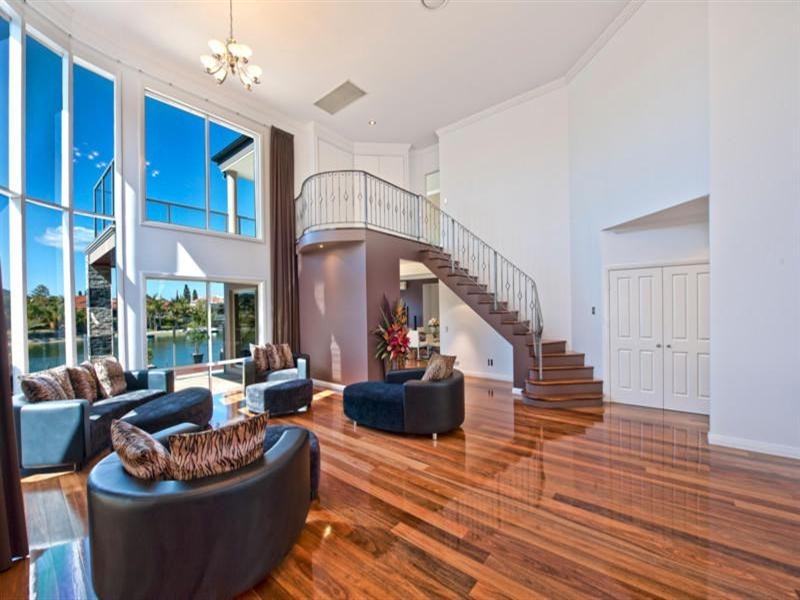 60 Edinburgh Road, Benowa QLD 4217