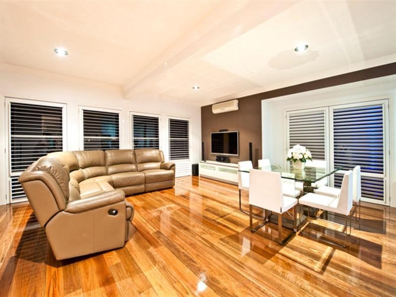 60 Edinburgh Road, Benowa QLD 4217