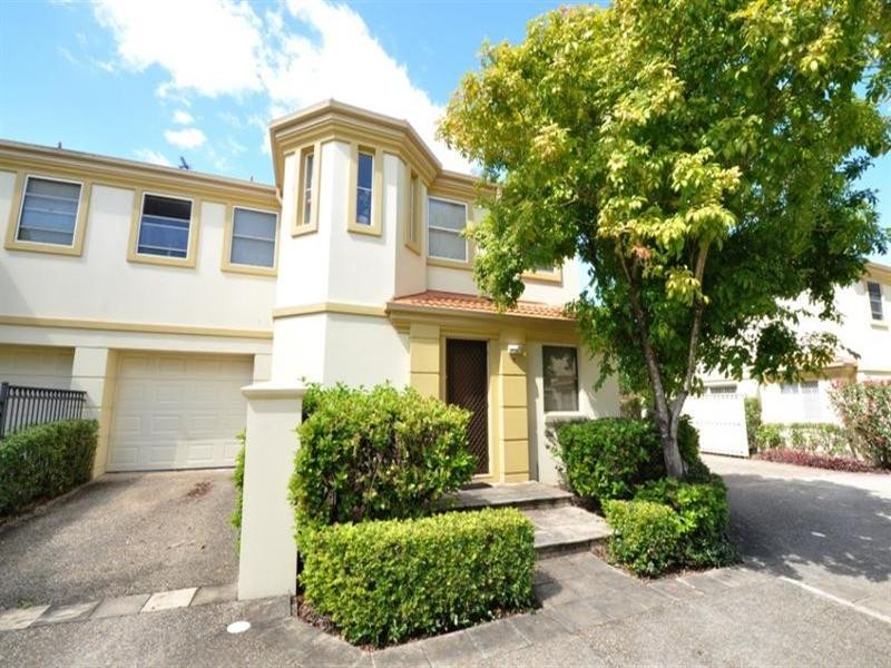 7 The Mews. 99 Heeb Street, Ashmore QLD 4214