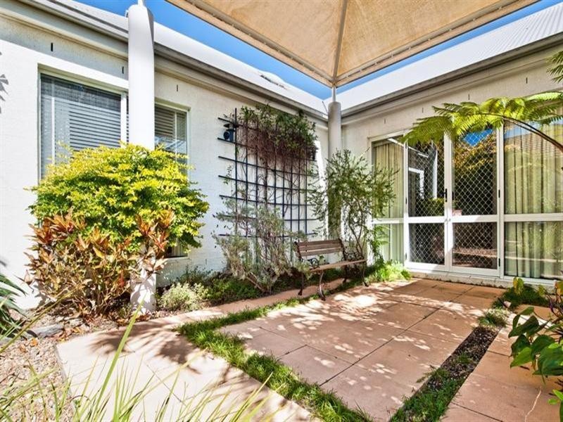 86 Cypress Drive, Broadbeach Waters QLD 4218